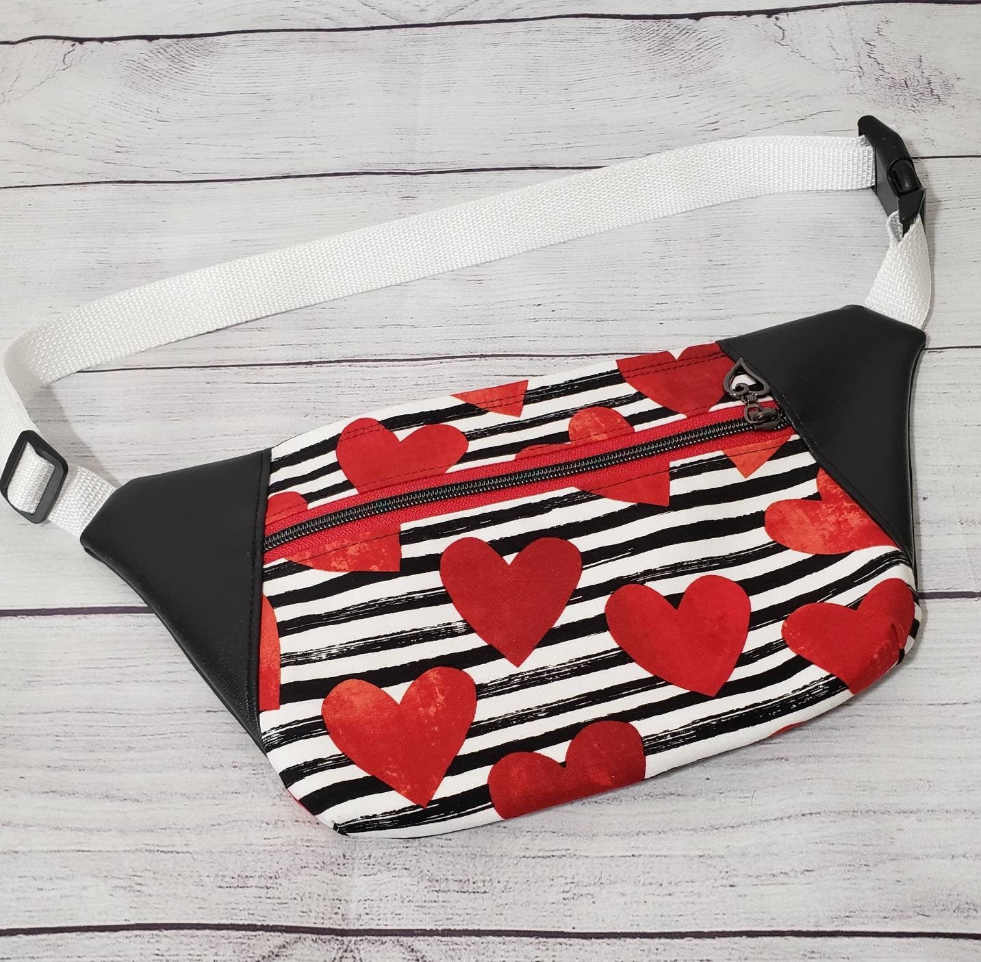 Heart and stripes fanny pack
