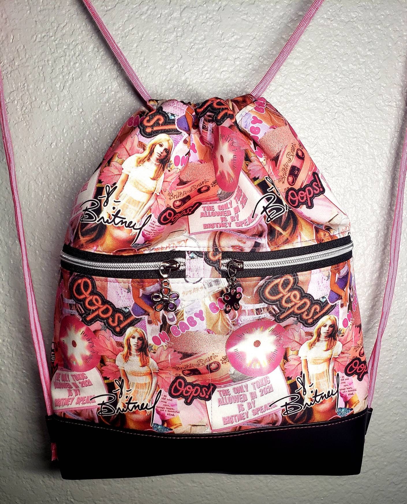 Queen of pop// Begonia drawstring backpack