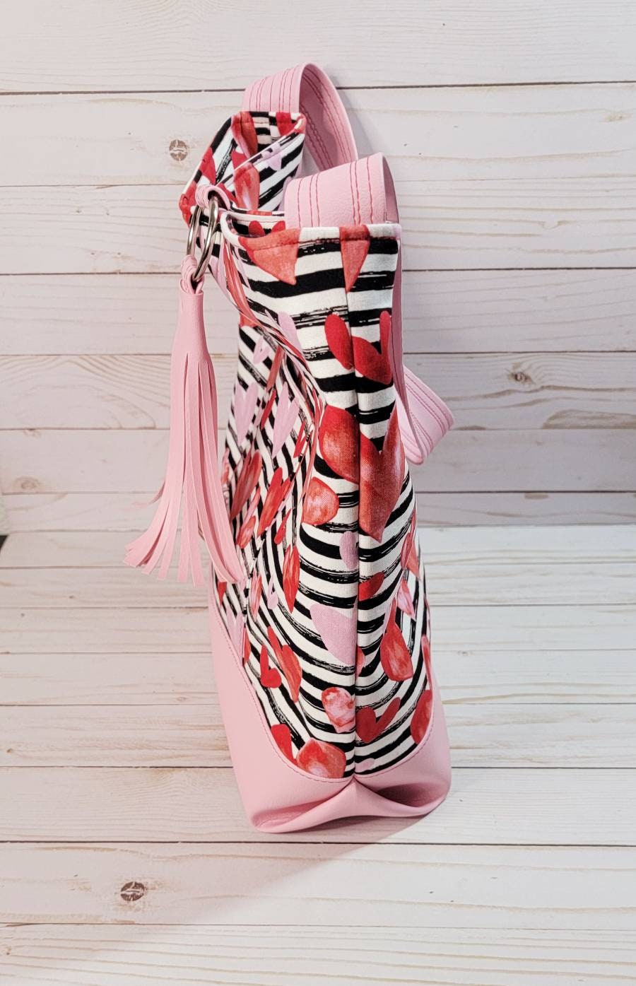 Hearts and stripes// valentine's day// Stephie shoulder bag