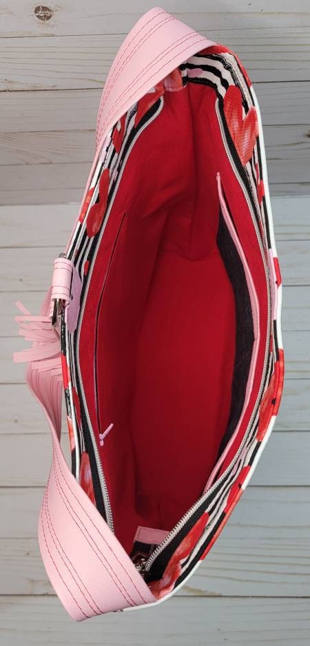 Hearts and stripes// valentine's day// Stephie shoulder bag