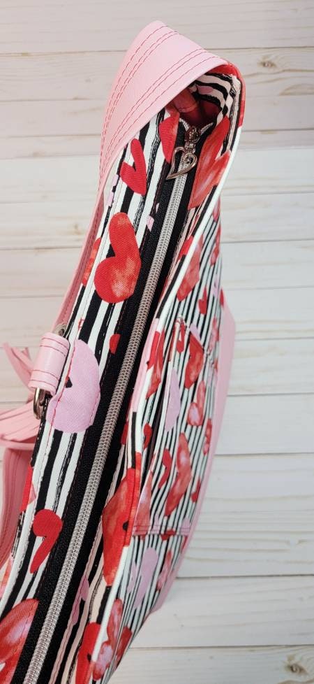 Hearts and stripes// valentine's day// Stephie shoulder bag