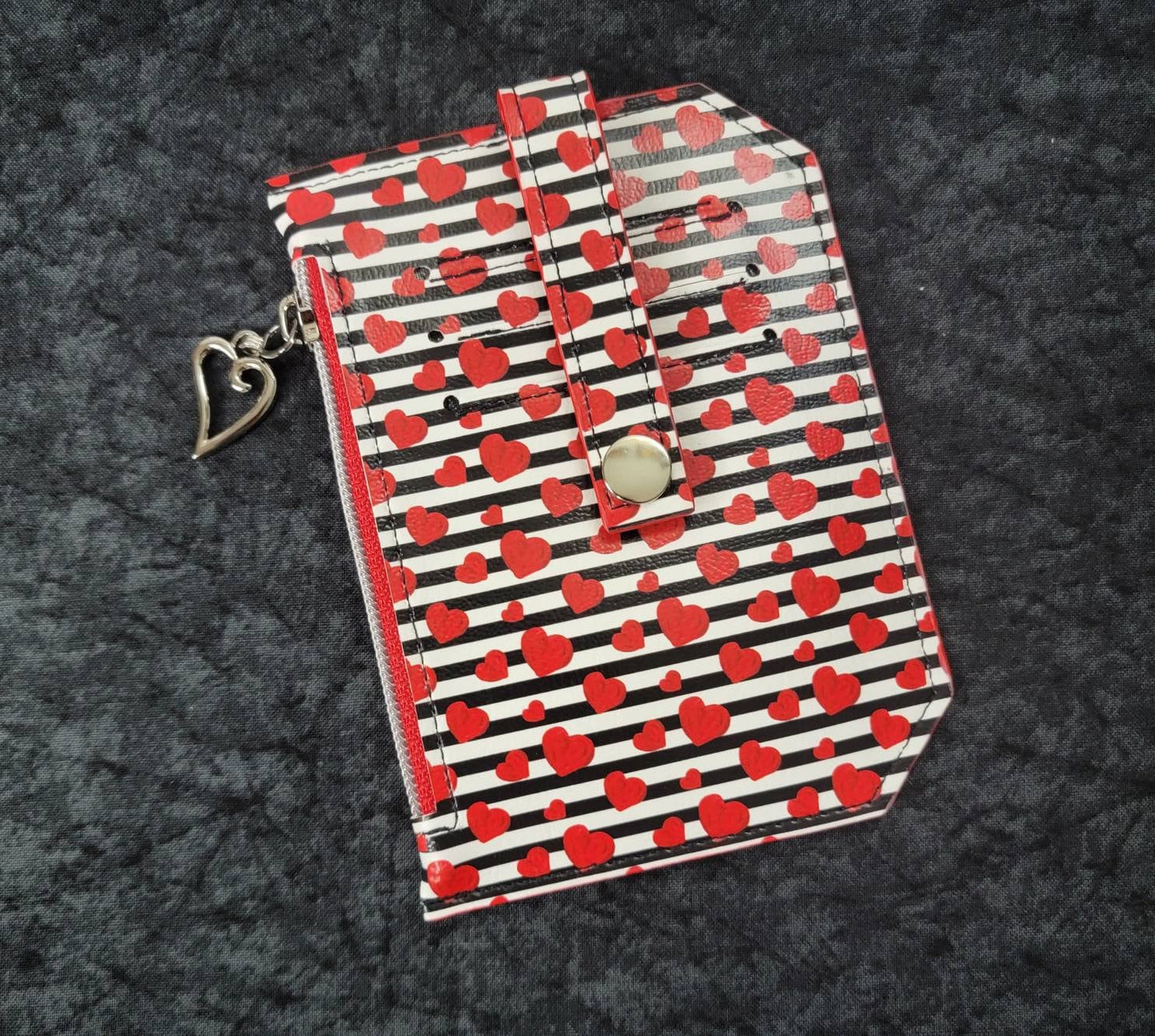Red hearts // pocket pal/ minimalist wallet/ card holder/ coin pouch